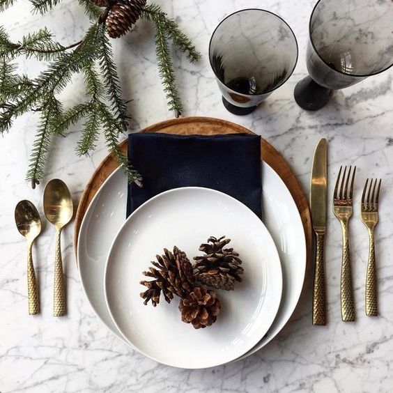 30 Most Beautiful Holiday Table Settings - Waunakee Remodeling, Inc.