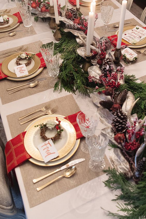 18 Most Beautiful Holiday Table Settings - Waunakee Remodeling, Inc.