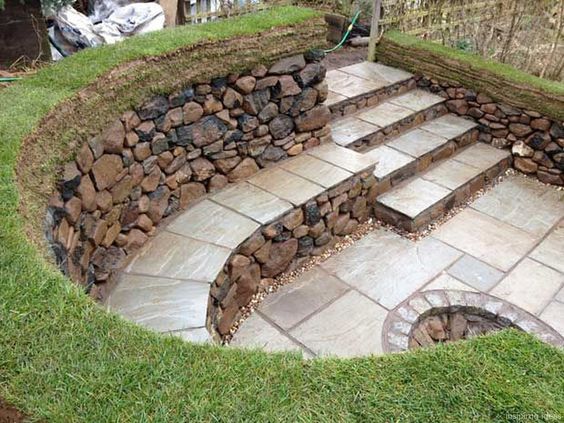 patio-with-retaining-wall-2 patio-with-retaining-wall-2